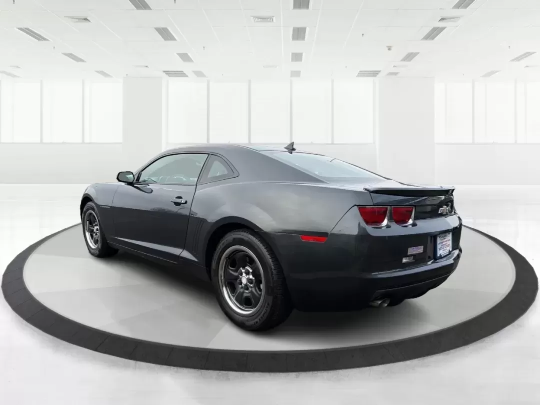 2013 Chevrolet Camaro 2LS (2G1FA1E35D9) with an 3.6L V-6 gasoline direct injection engine, located at 8750 N County Rd 25A, Piqua, OH, 45356, (937) 908-9800, 40.164391, -84.232513 - Experience the thrill of the open road with the 2013 Chevrolet Camaro 2LS, an exhilarating coupe that effortlessly blends style, performance, and practicality. Ideal for weekend adventures, daily commuting, or simply turning heads as you cruise through Troy, OH, this vehicle is built for those who a - Photo#4