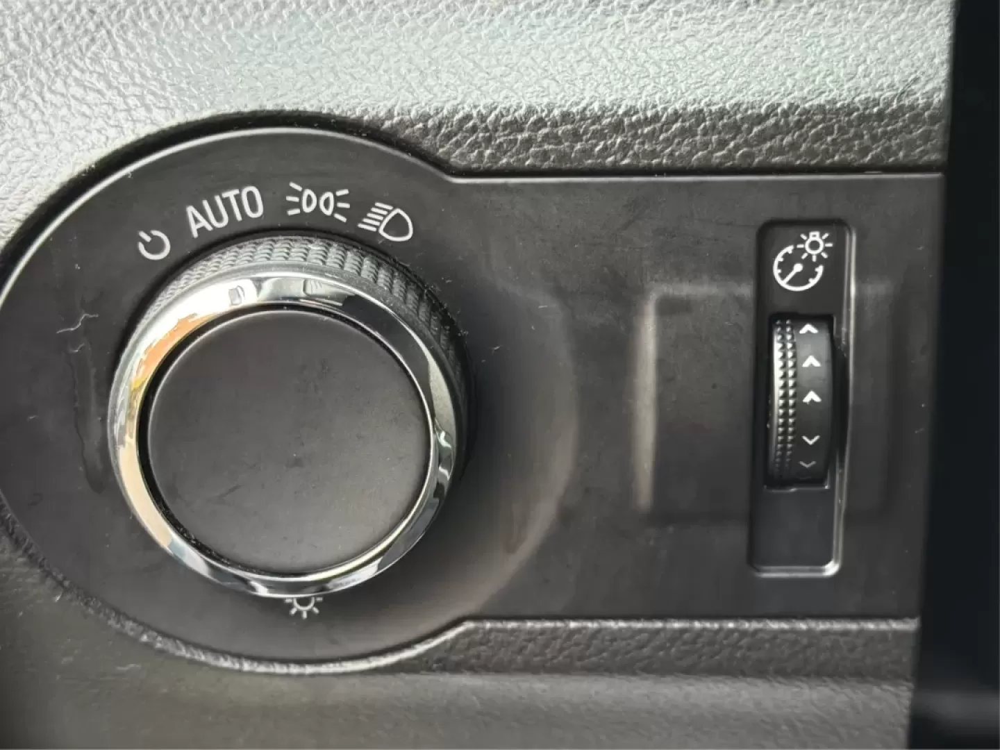 2013 Chevrolet Camaro 2LS (2G1FA1E35D9) with an 3.6L V-6 gasoline direct injection engine, located at 8750 N County Rd 25A, Piqua, OH, 45356, (937) 908-9800, 40.164391, -84.232513 - Experience the thrill of the open road with the 2013 Chevrolet Camaro 2LS, an exhilarating coupe that effortlessly blends style, performance, and practicality. Ideal for weekend adventures, daily commuting, or simply turning heads as you cruise through Troy, OH, this vehicle is built for those who a - Photo#16