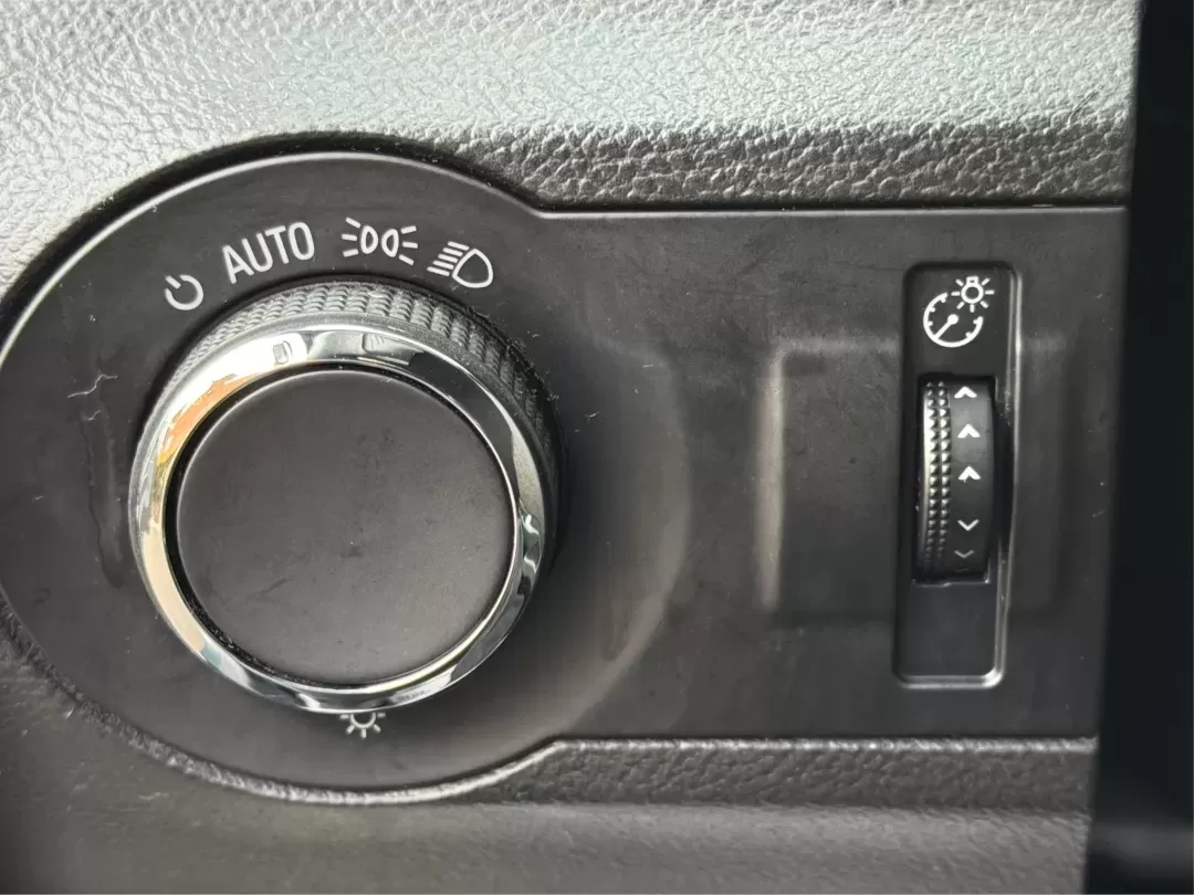 2013 Chevrolet Camaro 2LS (2G1FA1E35D9) with an 3.6L V-6 gasoline direct injection engine, located at 8750 N County Rd 25A, Piqua, OH, 45356, (937) 908-9800, 40.164391, -84.232513 - Experience the thrill of the open road with the 2013 Chevrolet Camaro 2LS, an exhilarating coupe that effortlessly blends style, performance, and practicality. Ideal for weekend adventures, daily commuting, or simply turning heads as you cruise through Troy, OH, this vehicle is built for those who a - Photo#16