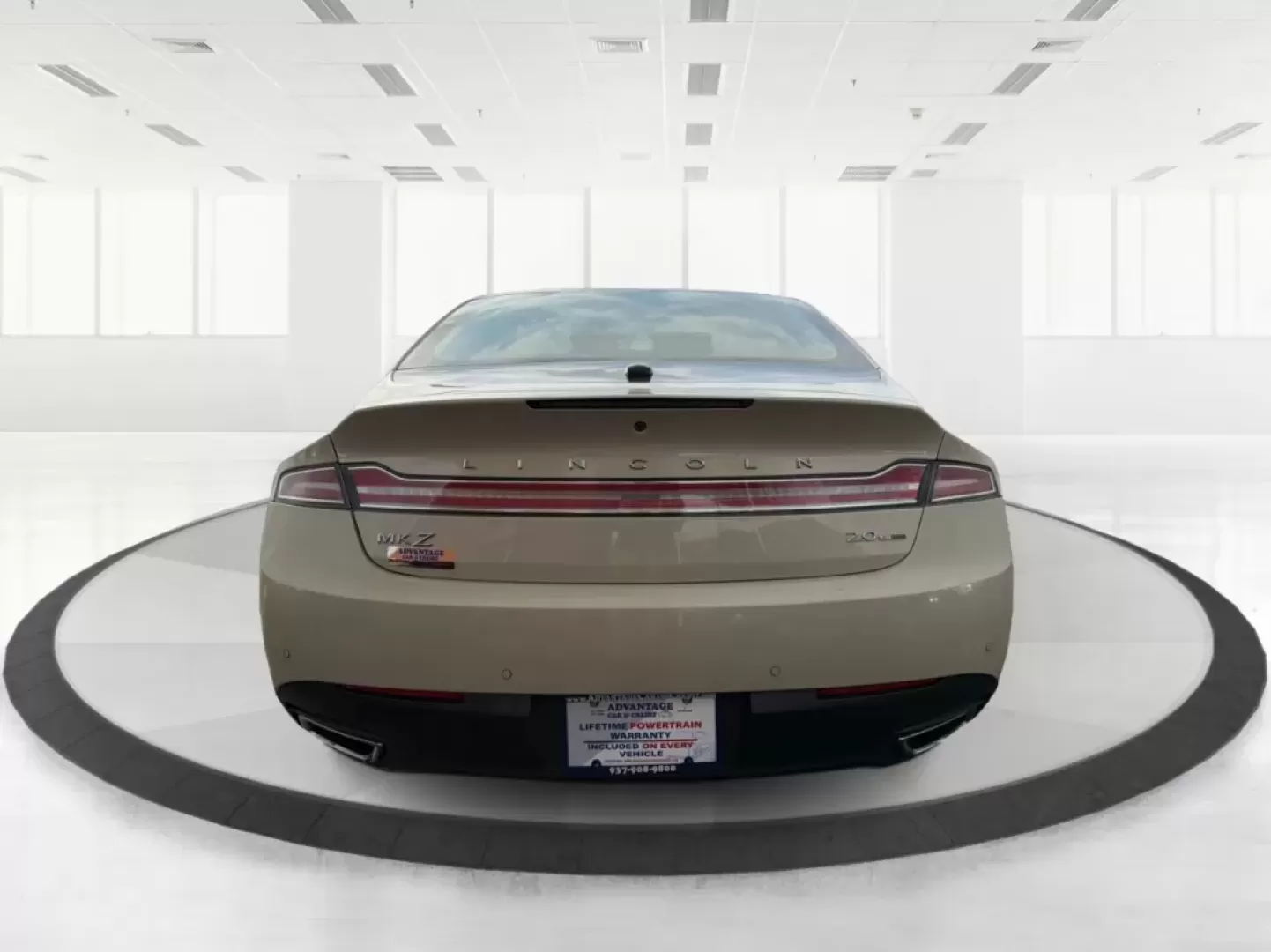 2016 Lincoln MKZ Base (3LN6L2G96GR) with an 2.0L L4 DOHC 16V engine, 6A transmission, located at 880 E. National Road, Vandalia, OH, 45377, (937) 908-9800, 39.891918, -84.183594 - **Elevate Your Commuting Experience with the 2016 Lincoln MKZ at Advantage Car and Credit - Vandalia!**<br /> <br /> Are you ready to transform your daily commute into a luxurious experience? The 2016 Lincoln MKZ is the perfect blend of sophistication and performance, ideal for those who refuse to c - Photo#3