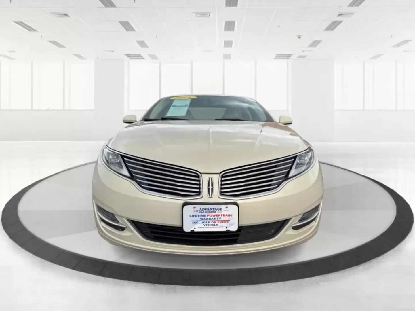 2016 Lincoln MKZ Base (3LN6L2G96GR) with an 2.0L L4 DOHC 16V engine, 6A transmission, located at 880 E. National Road, Vandalia, OH, 45377, (937) 908-9800, 39.891918, -84.183594 - **Elevate Your Commuting Experience with the 2016 Lincoln MKZ at Advantage Car and Credit - Vandalia!**<br /> <br /> Are you ready to transform your daily commute into a luxurious experience? The 2016 Lincoln MKZ is the perfect blend of sophistication and performance, ideal for those who refuse to c - Photo#7