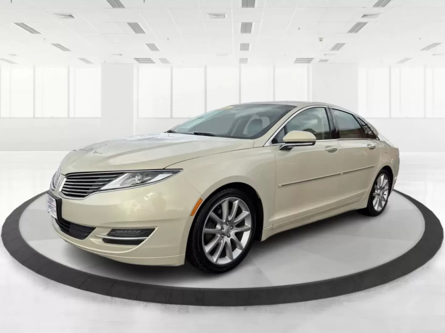 2016 Lincoln MKZ Base (3LN6L2G96GR) with an 2.0L L4 DOHC 16V engine, 6A transmission, located at 880 E. National Road, Vandalia, OH, 45377, (937) 908-9800, 39.891918, -84.183594 - **Elevate Your Commuting Experience with the 2016 Lincoln MKZ at Advantage Car and Credit - Vandalia!**<br /> <br /> Are you ready to transform your daily commute into a luxurious experience? The 2016 Lincoln MKZ is the perfect blend of sophistication and performance, ideal for those who refuse to c - Photo#8
