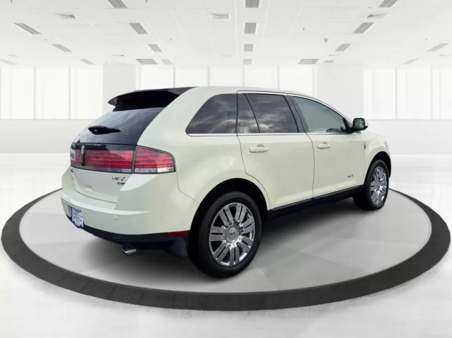 2008 Lincoln MKX Base (2LMDU88CX8B) with an Other engine, located at 1184 Kauffman Ave, Fairborn, OH, 45324, (937) 908-9800, 39.807072, -84.030914 - **Discover Luxury and Comfort with the 2008 Lincoln MKX at Advantage Car and Credit in Fairborn, OH!**<br /> <br /> Are you in the market for a vehicle that seamlessly combines elegance, comfort, and reliability? Look no further than the stunning 2008 Lincoln MKX available at Advantage Car and Credi - Photo#2