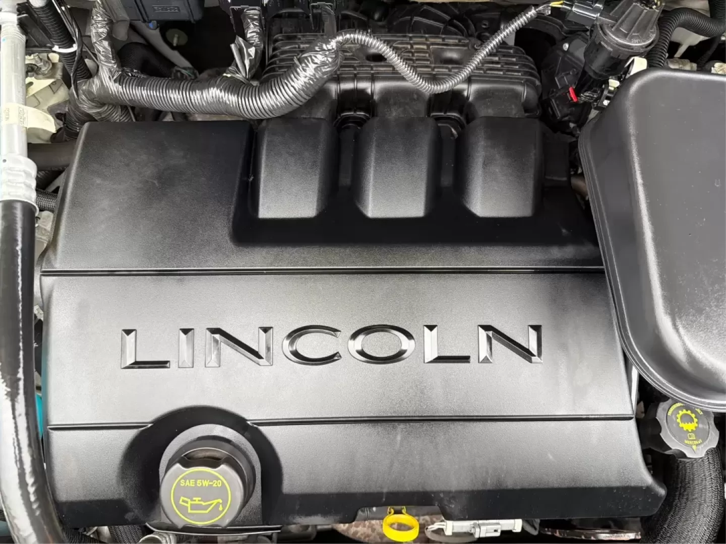 2008 Lincoln MKX Base (2LMDU88CX8B) with an Other engine, located at 1184 Kauffman Ave, Fairborn, OH, 45324, (937) 908-9800, 39.807072, -84.030914 - **Discover Luxury and Comfort with the 2008 Lincoln MKX at Advantage Car and Credit in Fairborn, OH!**<br /> <br /> Are you in the market for a vehicle that seamlessly combines elegance, comfort, and reliability? Look no further than the stunning 2008 Lincoln MKX available at Advantage Car and Credi - Photo#10