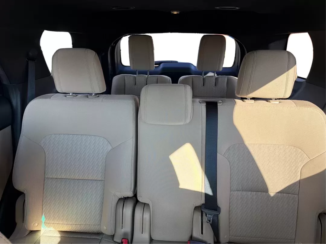 2017 Ford Explorer Base (1FM5K8BH9HG) with an Other engine, located at 1230 East Main St, Xenia, OH, 45385, (937) 908-9800, 39.688026, -83.910172 - **Discover Adventure with the 2017 Ford Explorer at Advantage Car and Credit in Piqua, OH!** <br /> <br /> Are you ready to take your family adventures or weekend getaways to the next level? The 2017 Ford Explorer is the perfect companion for those who crave exploration, comfort, and reliability. Wi - Photo#14