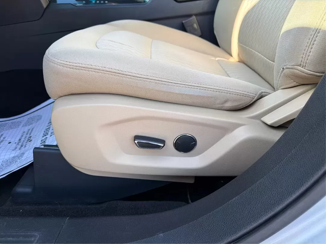 2017 Ford Explorer Base (1FM5K8BH9HG) with an Other engine, located at 1230 East Main St, Xenia, OH, 45385, (937) 908-9800, 39.688026, -83.910172 - **Discover Adventure with the 2017 Ford Explorer at Advantage Car and Credit in Piqua, OH!** <br /> <br /> Are you ready to take your family adventures or weekend getaways to the next level? The 2017 Ford Explorer is the perfect companion for those who crave exploration, comfort, and reliability. Wi - Photo#18