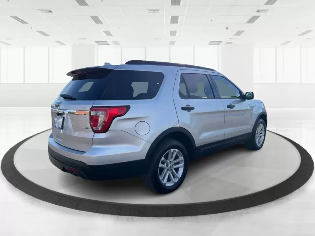 2017 Ford Explorer Base (1FM5K8BH9HG) with an Other engine, located at 1951 S Dayton Lakeview Rd., New Carlisle, OH, 45344, (937) 908-9800, 39.890999, -84.050255 - **Discover Adventure with the 2017 Ford Explorer at Advantage Car and Credit in Piqua, OH!** <br /> <br /> Are you ready to take your family adventures or weekend getaways to the next level? The 2017 Ford Explorer is the perfect companion for those who crave exploration, comfort, and reliability. Wi - Photo#2