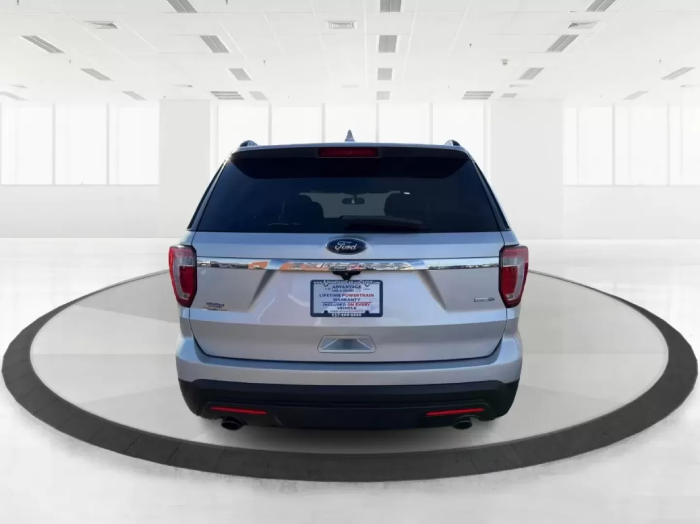 2017 Ford Explorer Base (1FM5K8BH9HG) with an 2.3L L4 DOHC 16V engine, 6A transmission, located at 4508 South Dixie Dr, Moraine, OH, 45439, (937) 908-9800, 39.689976, -84.218452 - **Discover Adventure with the 2017 Ford Explorer at Advantage Car and Credit in Piqua, OH!** <br /> <br /> Are you ready to take your family adventures or weekend getaways to the next level? The 2017 Ford Explorer is the perfect companion for those who crave exploration, comfort, and reliability. Wi - Photo#3