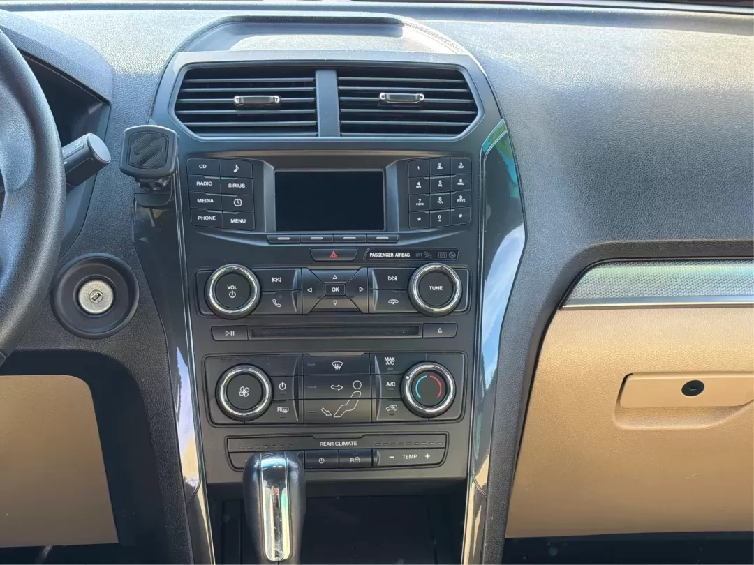 2017 Ford Explorer Base (1FM5K8BH9HG) with an 2.3L L4 DOHC 16V engine, 6A transmission, located at 1099 N County Rd 25A , Troy, OH, 45373, (937) 908-9800, 40.057079, -84.212883 - **Discover Adventure with the 2017 Ford Explorer at Advantage Car and Credit in Piqua, OH!** <br /> <br /> Are you ready to take your family adventures or weekend getaways to the next level? The 2017 Ford Explorer is the perfect companion for those who crave exploration, comfort, and reliability. Wi - Photo#13