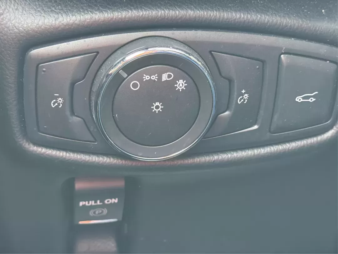 2017 Lincoln MKX Select (2LMPJ6KR7HB) with an 3.7L V6 DOHC 24V engine, 6A transmission, located at 8750 N County Rd 25A, Piqua, OH, 45356, (937) 908-9800, 40.164391, -84.232513 - **Elevate Your Family Adventures with the 2017 Lincoln MKX at Advantage Car and Credit!**<br /> <br /> Are you ready to transform your daily drive into a luxurious experience? The 2017 Lincoln MKX, available now at Advantage Car and Credit in New Carlisle, OH, is the perfect SUV for families and com - Photo#17