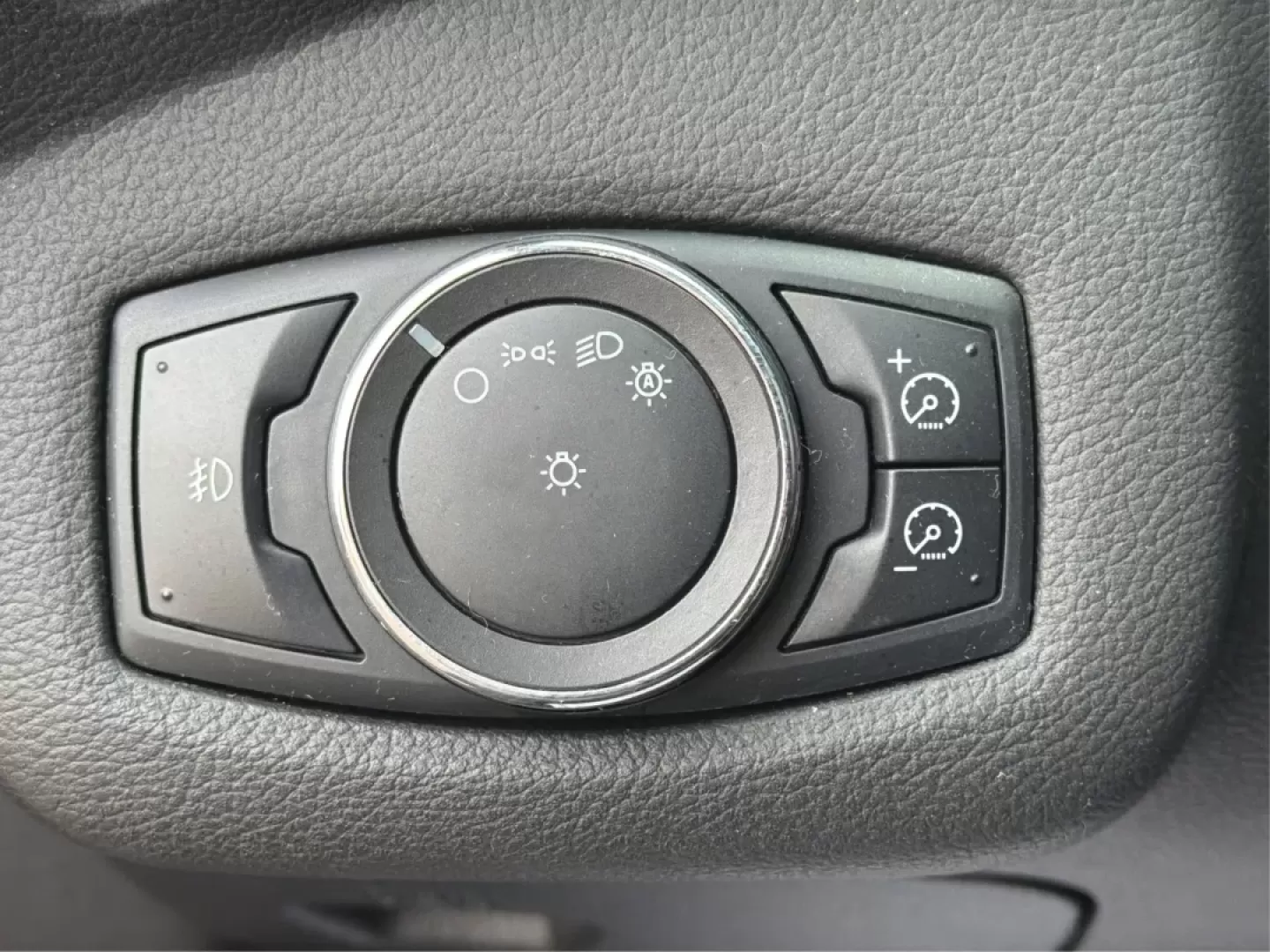 2013 Ford Escape Titanium (1FMCU9J90DU) with an EcoBoost 2L I-4 gasoline direct injection engine, located at 401 Woodman Dr, Riverside, OH, 45431, (937) 908-9800, 39.760899, -84.123421 - **Explore the Open Road with Confidence: 2013 Ford Escape Titanium at Advantage Car and Credit!**<br /> <br /> Are you ready for your next adventure? Whether you're taking the kids to soccer practice, planning weekend getaways, or commuting to work, this 2013 Ford Escape Titanium is the perfect comp - Photo#17