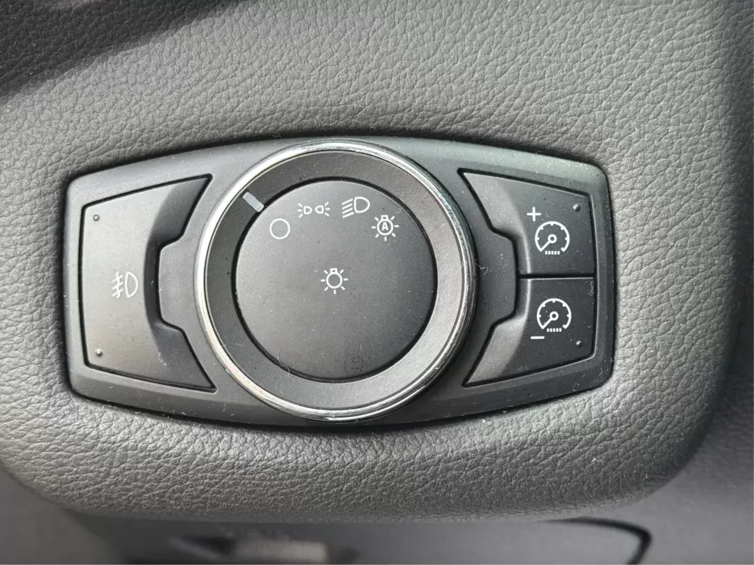 2013 Ford Escape Titanium (1FMCU9J90DU) with an EcoBoost 2L I-4 gasoline direct injection engine, located at 401 Woodman Dr, Riverside, OH, 45431, (937) 908-9800, 39.760899, -84.123421 - **Explore the Open Road with Confidence: 2013 Ford Escape Titanium at Advantage Car and Credit!**<br /> <br /> Are you ready for your next adventure? Whether you're taking the kids to soccer practice, planning weekend getaways, or commuting to work, this 2013 Ford Escape Titanium is the perfect comp - Photo#17