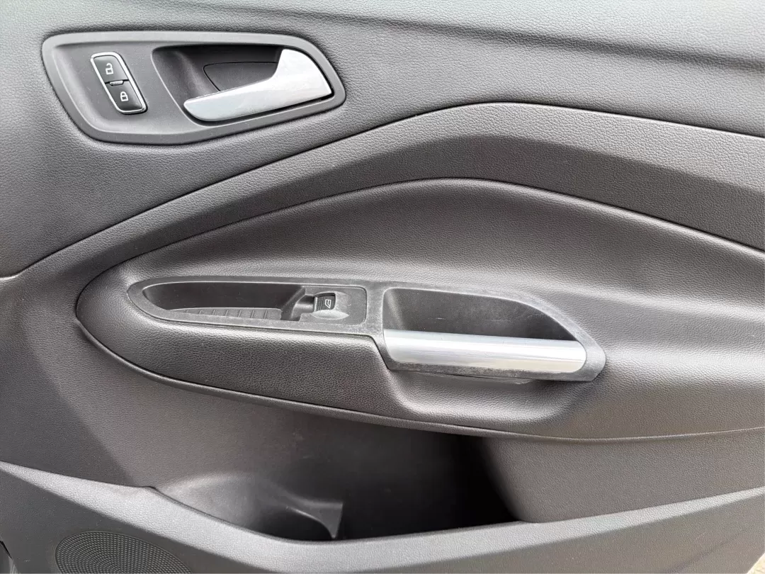 2013 Ford Escape Titanium (1FMCU9J90DU) with an EcoBoost 2L I-4 gasoline direct injection engine, located at 401 Woodman Dr, Riverside, OH, 45431, (937) 908-9800, 39.760899, -84.123421 - **Explore the Open Road with Confidence: 2013 Ford Escape Titanium at Advantage Car and Credit!**<br /> <br /> Are you ready for your next adventure? Whether you're taking the kids to soccer practice, planning weekend getaways, or commuting to work, this 2013 Ford Escape Titanium is the perfect comp - Photo#20