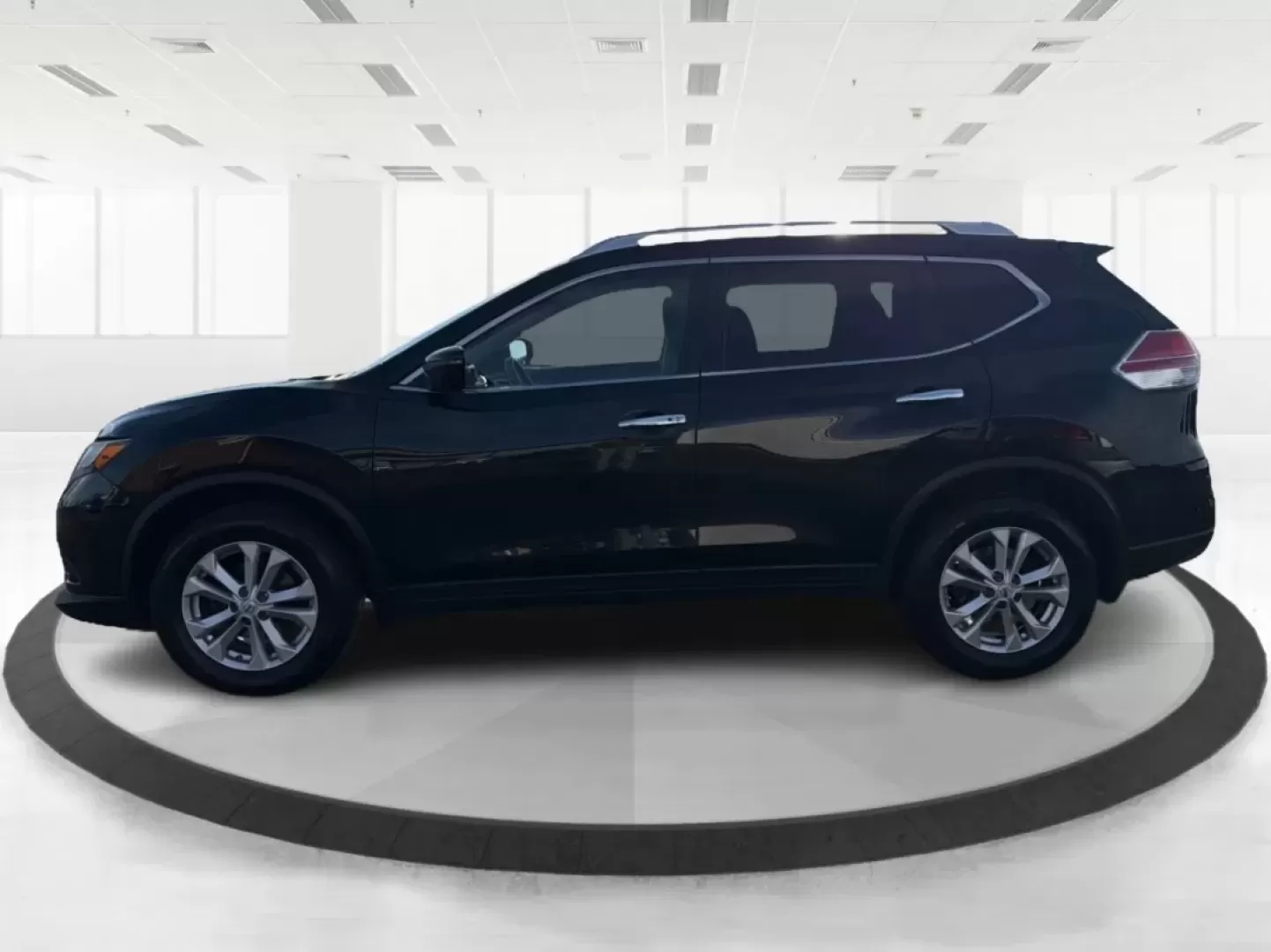 2016 Nissan Rogue SV (KNMAT2MV1GP) with an 2.5L I-4 DOHC engine, located at 880 E. National Road, Vandalia, OH, 45377, (937) 908-9800, 39.891918, -84.183594 - **Experience Adventure with the 2016 Nissan Rogue SV at Advantage Car and Credit - Vandalia!**<br /> <br /> Are you ready to elevate your daily commute or take weekend adventures to the next level? The 2016 Nissan Rogue SV is here to provide you with the perfect blend of comfort, versatility, and ca - Photo#5