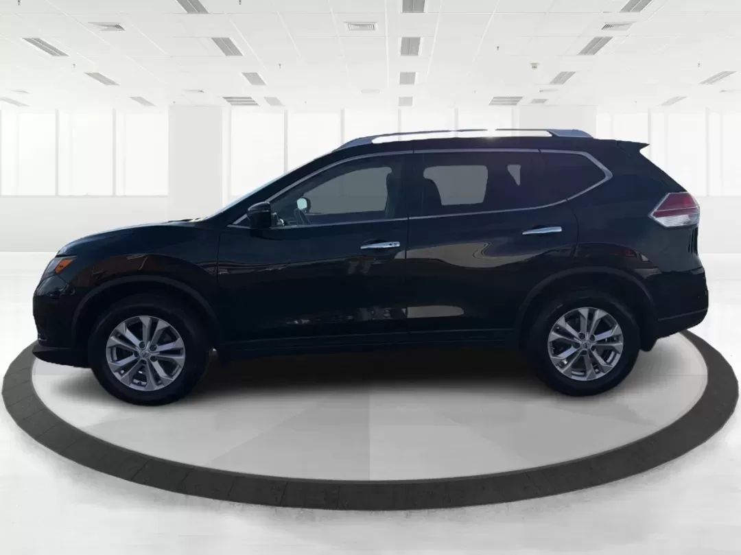 2016 Nissan Rogue SV (KNMAT2MV1GP) with an 2.5L I-4 DOHC engine, located at 880 E. National Road, Vandalia, OH, 45377, (937) 908-9800, 39.891918, -84.183594 - **Experience Adventure with the 2016 Nissan Rogue SV at Advantage Car and Credit - Vandalia!**<br /> <br /> Are you ready to elevate your daily commute or take weekend adventures to the next level? The 2016 Nissan Rogue SV is here to provide you with the perfect blend of comfort, versatility, and ca - Photo#5
