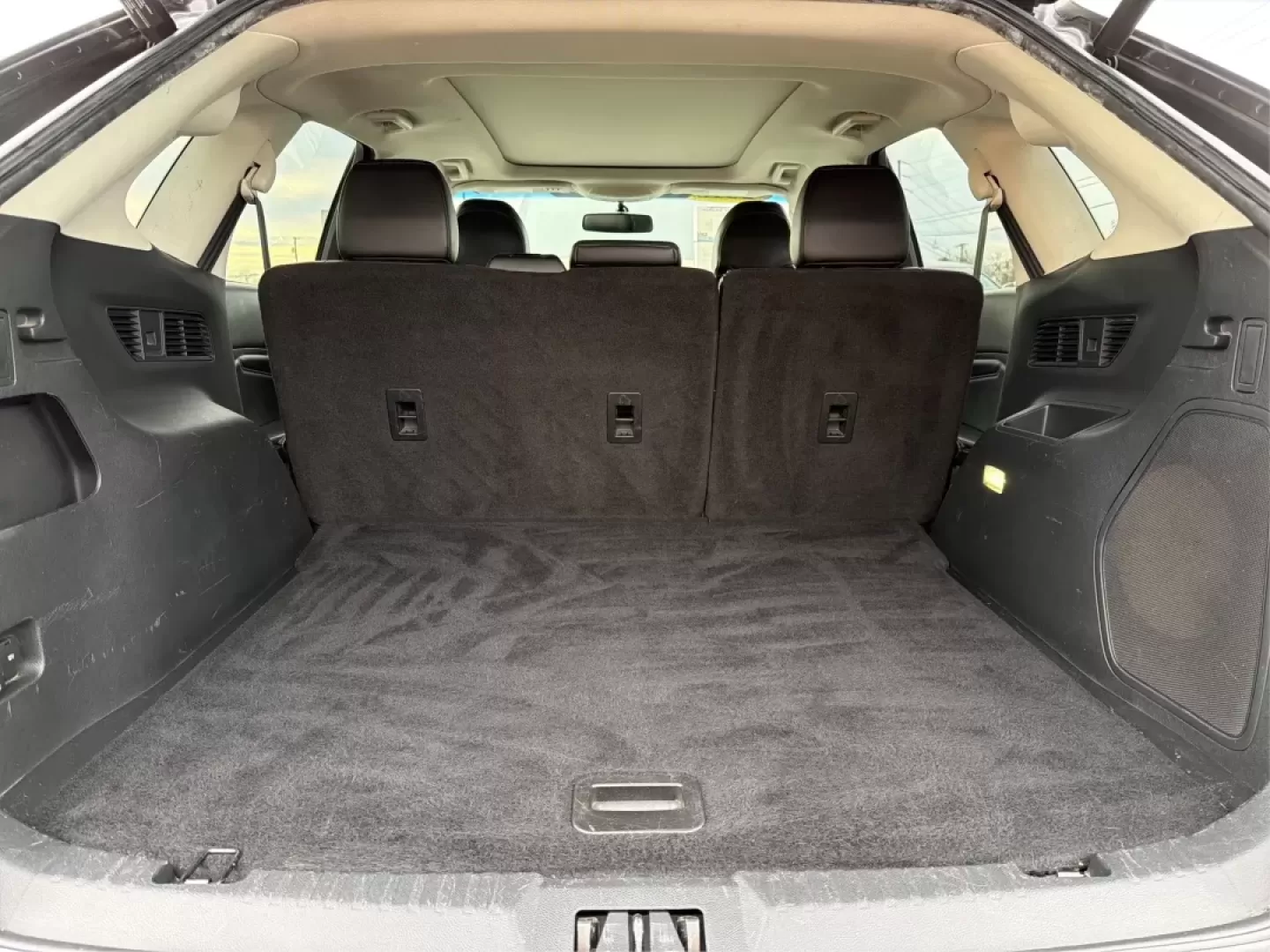 2015 Ford Edge Titanium (2FMTK3K89FB) with an 3.5L V6 DOHC 24V engine, 6A transmission, located at 8750 N County Rd 25A, Piqua, OH, 45356, (937) 908-9800, 40.164391, -84.232513 - **Explore New Horizons with the 2015 Ford Edge Titanium at Advantage Car and Credit**<br /> <br /> If you're on the hunt for a versatile SUV that can handle anything from daily commutes to weekend adventures, look no further than the 2015 Ford Edge Titanium. This sporty utility vehicle is the perfec - Photo#12