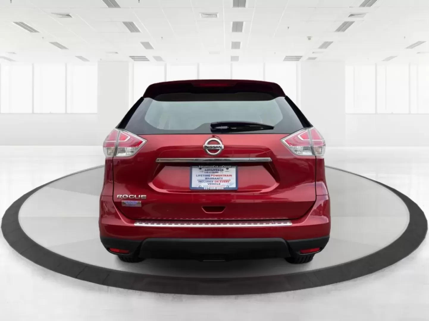 2015 Nissan Rogue S (KNMAT2MT8FP) with an 2.5L I-4 DOHC engine, Continuously Variable Transmission transmission, located at 880 E. National Road, Vandalia, OH, 45377, (937) 908-9800, 39.891918, -84.183594 - **Discover Your Next Adventure with the 2015 Nissan Rogue at Advantage Car and Credit - Piqua**<br /> <br /> Are you ready to elevate your family outings, weekend getaways, or daily commutes? Look no further than the stunning 2015 Nissan Rogue, available now at Advantage Car and Credit, your trusted - Photo#3