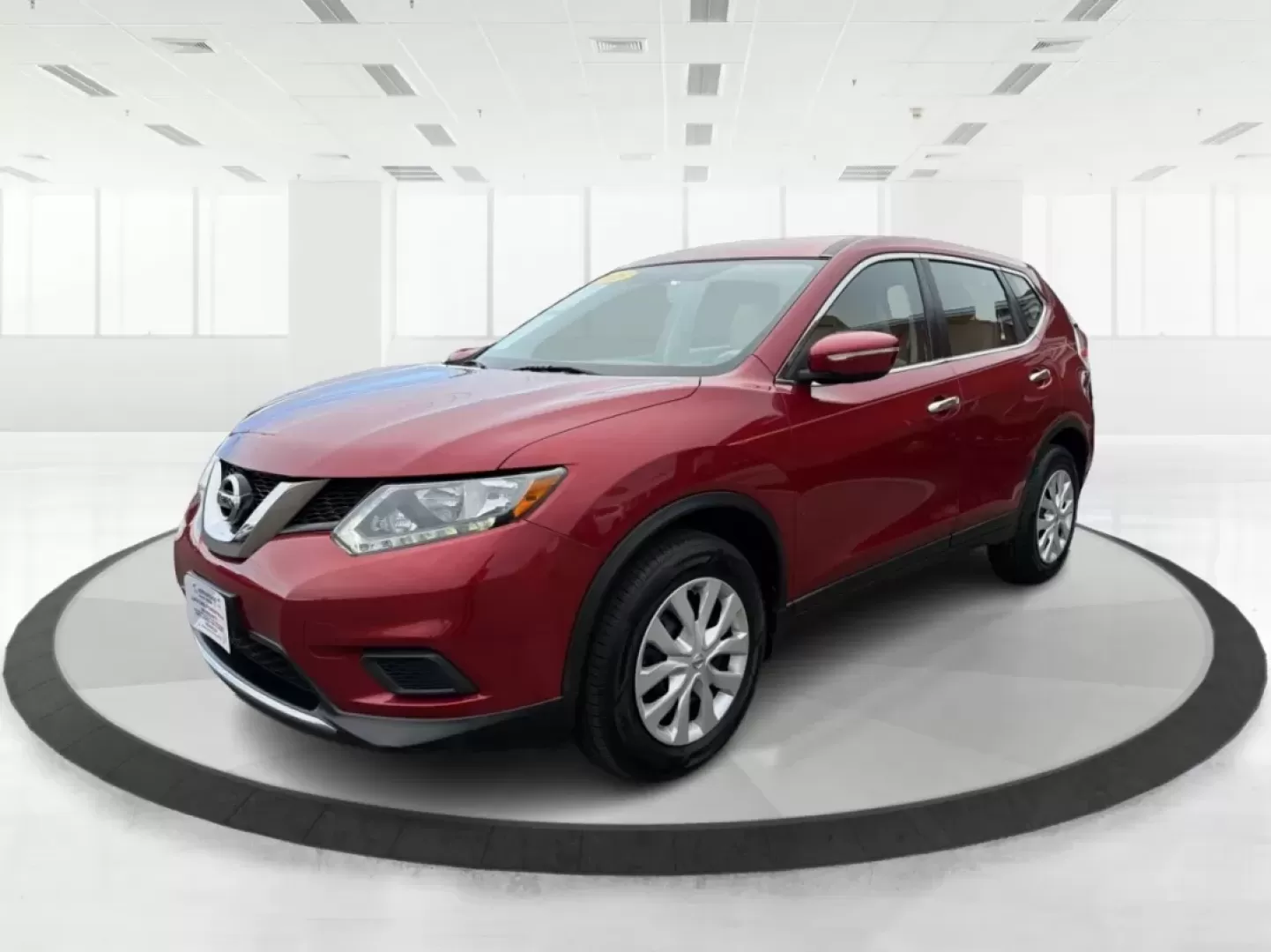 2015 Nissan Rogue S (KNMAT2MT8FP) with an 2.5L I-4 DOHC engine, Continuously Variable Transmission transmission, located at 880 E. National Road, Vandalia, OH, 45377, (937) 908-9800, 39.891918, -84.183594 - **Discover Your Next Adventure with the 2015 Nissan Rogue at Advantage Car and Credit - Piqua**<br /> <br /> Are you ready to elevate your family outings, weekend getaways, or daily commutes? Look no further than the stunning 2015 Nissan Rogue, available now at Advantage Car and Credit, your trusted - Photo#8