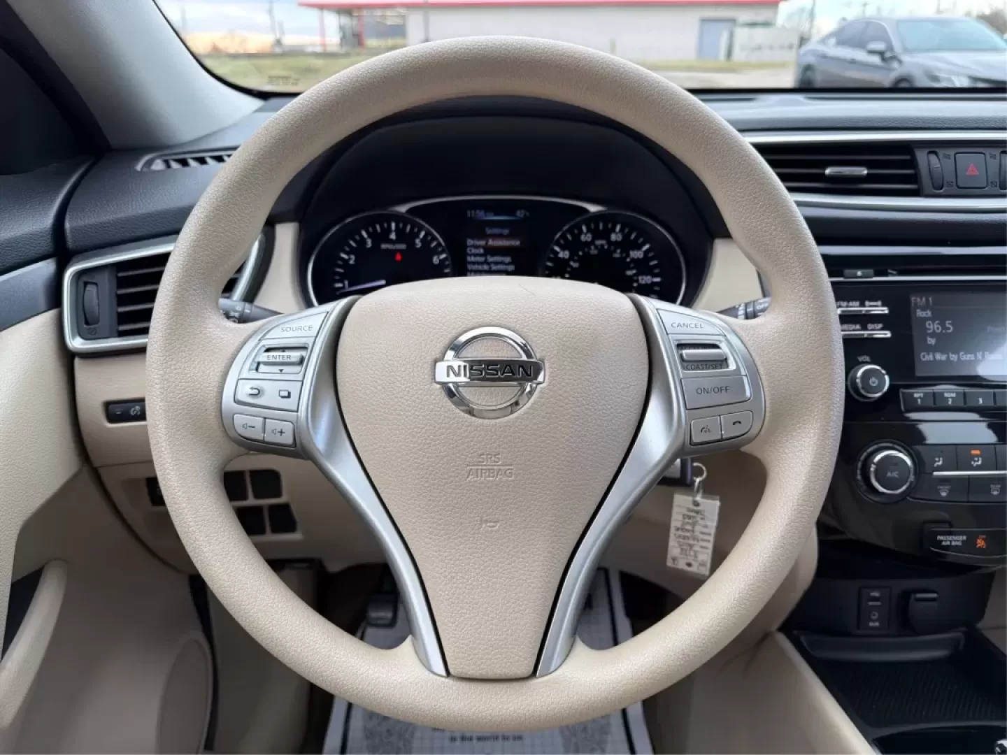 2015 Nissan Rogue S (KNMAT2MT8FP) with an 2.5L I-4 DOHC engine, Continuously Variable Transmission transmission, located at 880 E. National Road, Vandalia, OH, 45377, (937) 908-9800, 39.891918, -84.183594 - **Discover Your Next Adventure with the 2015 Nissan Rogue at Advantage Car and Credit - Piqua**<br /> <br /> Are you ready to elevate your family outings, weekend getaways, or daily commutes? Look no further than the stunning 2015 Nissan Rogue, available now at Advantage Car and Credit, your trusted - Photo#16