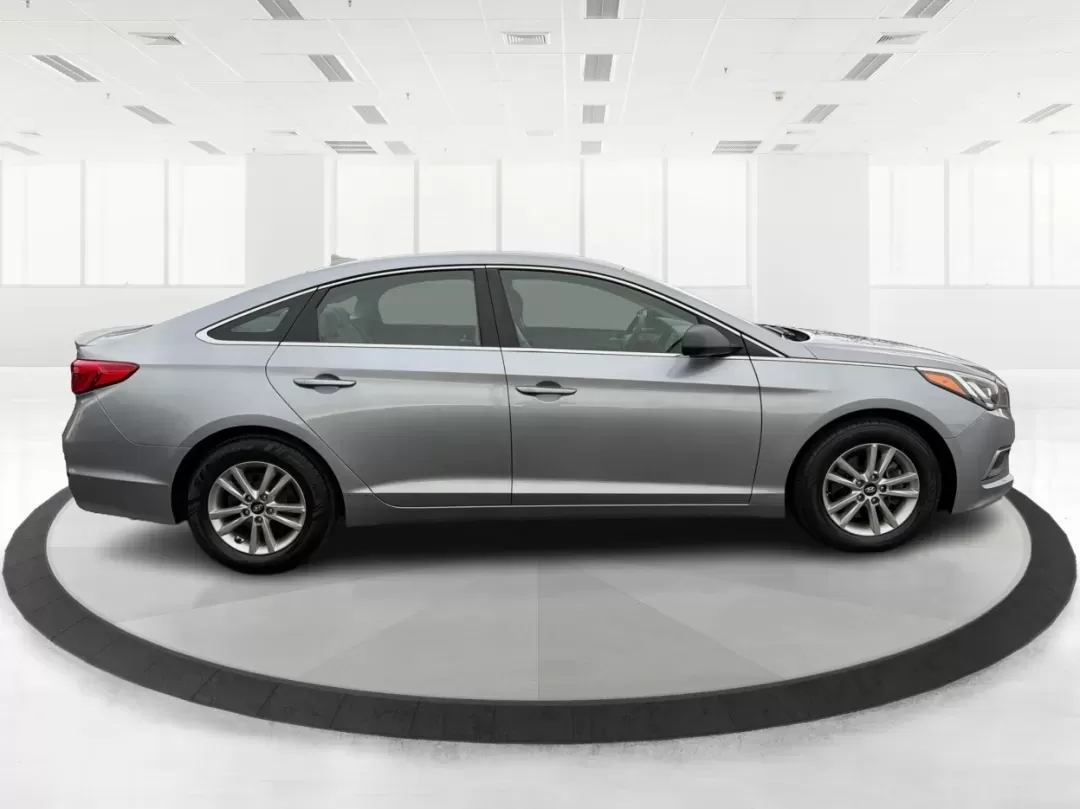 2017 Hyundai Sonata Base (5NPE24AF8HH) with an Other engine, located at 4508 South Dixie Dr, Moraine, OH, 45439, (937) 908-9800, 39.689976, -84.218452 - ### Drive Your Dream: 2017 Hyundai Sonata Perfect for Families and Commuters Alike!<br /> <br /> Looking for a reliable sedan that fits seamlessly into your busy lifestyle? The 2017 Hyundai Sonata is here to make every drive a pleasure, whether you're commuting to work, shuttling kids to soccer pra - Photo#1