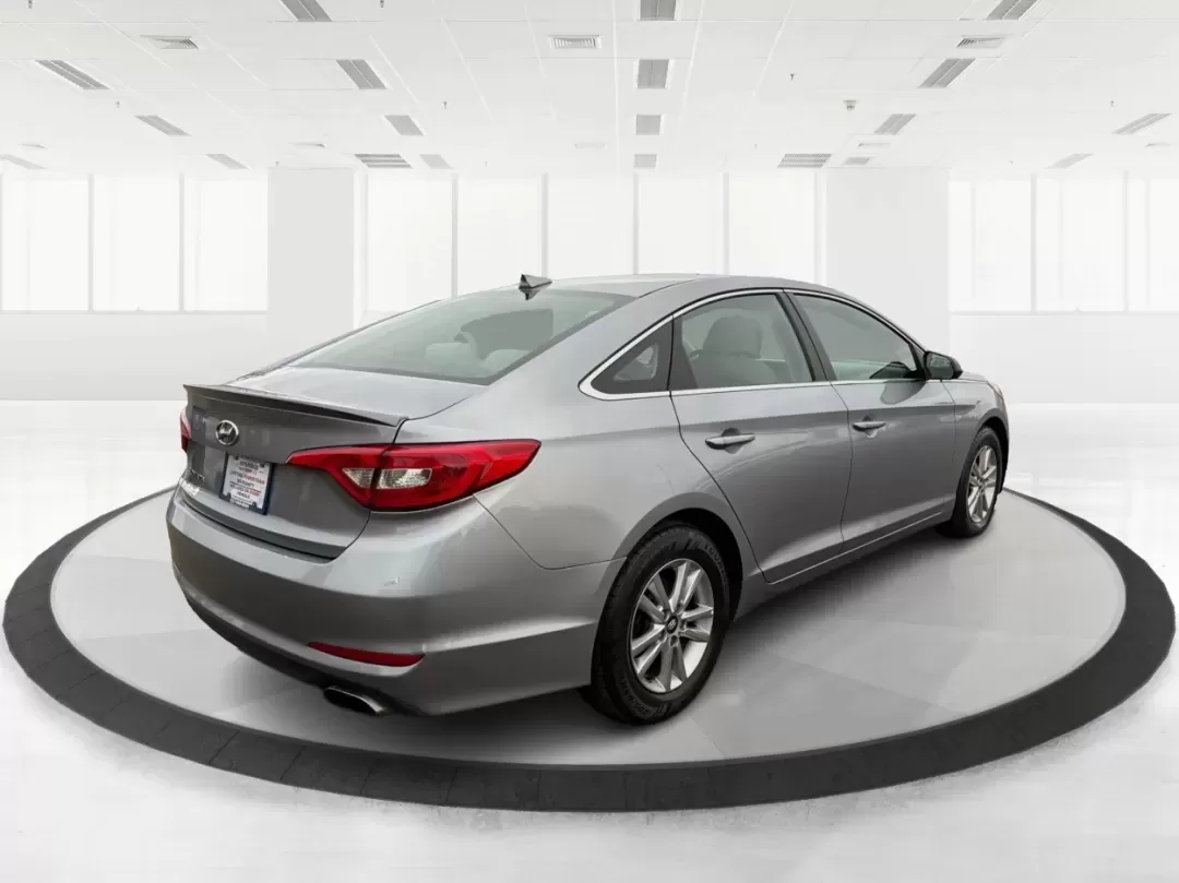 2017 Hyundai Sonata Base (5NPE24AF8HH) with an Other engine, located at 4508 South Dixie Dr, Moraine, OH, 45439, (937) 908-9800, 39.689976, -84.218452 - ### Drive Your Dream: 2017 Hyundai Sonata Perfect for Families and Commuters Alike!<br /> <br /> Looking for a reliable sedan that fits seamlessly into your busy lifestyle? The 2017 Hyundai Sonata is here to make every drive a pleasure, whether you're commuting to work, shuttling kids to soccer pra - Photo#2