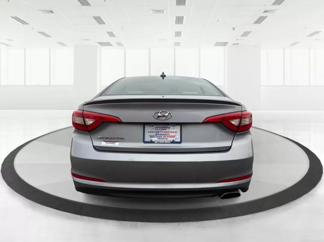 2017 Hyundai Sonata Base (5NPE24AF8HH) with an Other engine, located at 4508 South Dixie Dr, Moraine, OH, 45439, (937) 908-9800, 39.689976, -84.218452 - ### Drive Your Dream: 2017 Hyundai Sonata Perfect for Families and Commuters Alike!<br /> <br /> Looking for a reliable sedan that fits seamlessly into your busy lifestyle? The 2017 Hyundai Sonata is here to make every drive a pleasure, whether you're commuting to work, shuttling kids to soccer pra - Photo#3