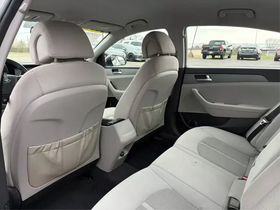 2017 Hyundai Sonata Base (5NPE24AF8HH) with an 2.4L L4 DOHC 16V engine, 7A transmission, located at 880 E. National Road, Vandalia, OH, 45377, (937) 908-9800, 39.891918, -84.183594 - ### Drive Your Dream: 2017 Hyundai Sonata Perfect for Families and Commuters Alike!<br /> <br /> Looking for a reliable sedan that fits seamlessly into your busy lifestyle? The 2017 Hyundai Sonata is here to make every drive a pleasure, whether you're commuting to work, shuttling kids to soccer pra - Photo#10