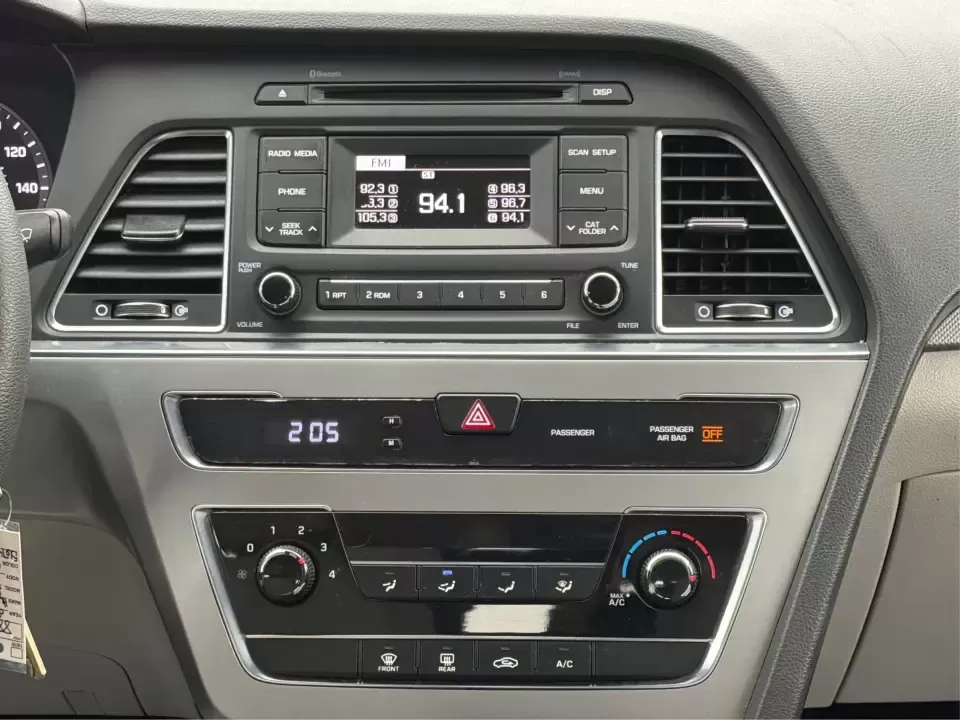 2017 Hyundai Sonata Base (5NPE24AF8HH) with an 2.4L L4 DOHC 16V engine, 7A transmission, located at 880 E. National Road, Vandalia, OH, 45377, (937) 908-9800, 39.891918, -84.183594 - ### Drive Your Dream: 2017 Hyundai Sonata Perfect for Families and Commuters Alike!<br /> <br /> Looking for a reliable sedan that fits seamlessly into your busy lifestyle? The 2017 Hyundai Sonata is here to make every drive a pleasure, whether you're commuting to work, shuttling kids to soccer pra - Photo#13