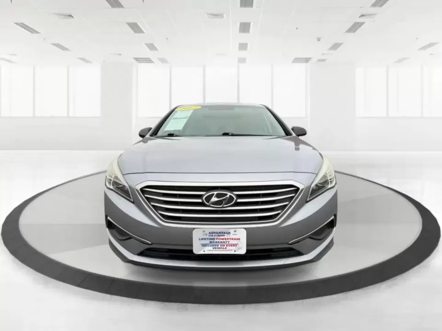 2017 Hyundai Sonata Base (5NPE24AF8HH) with an 2.4L L4 DOHC 16V engine, 7A transmission, located at 8750 N County Rd 25A, Piqua, OH, 45356, (937) 908-9800, 40.164391, -84.232513 - ### Drive Your Dream: 2017 Hyundai Sonata Perfect for Families and Commuters Alike!<br /> <br /> Looking for a reliable sedan that fits seamlessly into your busy lifestyle? The 2017 Hyundai Sonata is here to make every drive a pleasure, whether you're commuting to work, shuttling kids to soccer pra - Photo#7