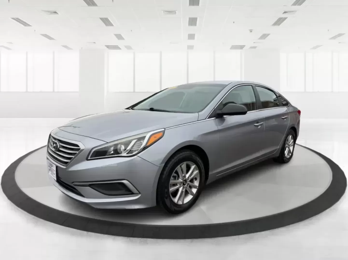 2017 Hyundai Sonata Base (5NPE24AF8HH) with an 2.4L L4 DOHC 16V engine, 7A transmission, located at 8750 N County Rd 25A, Piqua, OH, 45356, (937) 908-9800, 40.164391, -84.232513 - ### Drive Your Dream: 2017 Hyundai Sonata Perfect for Families and Commuters Alike!<br /> <br /> Looking for a reliable sedan that fits seamlessly into your busy lifestyle? The 2017 Hyundai Sonata is here to make every drive a pleasure, whether you're commuting to work, shuttling kids to soccer pra - Photo#8