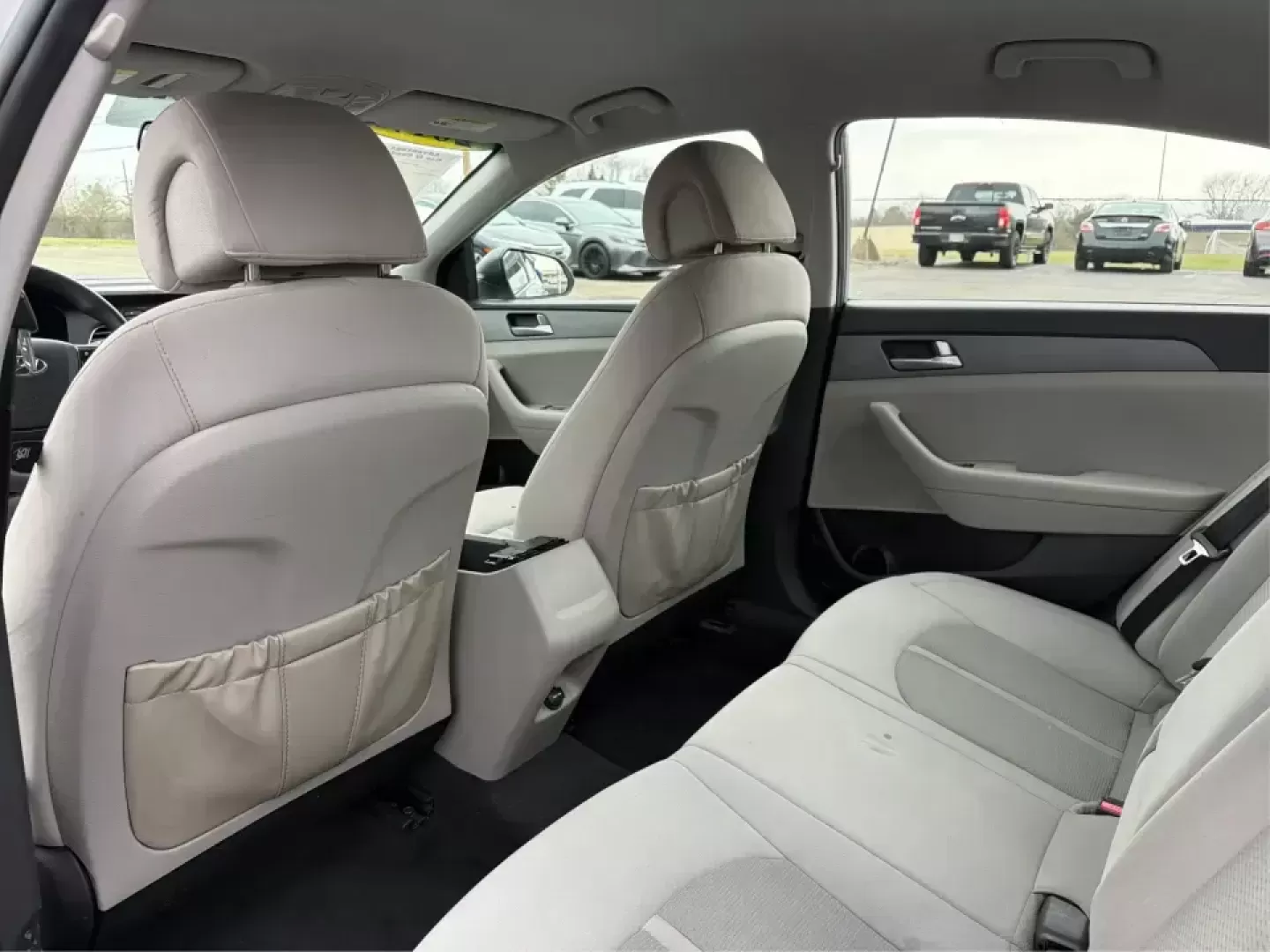 2017 Hyundai Sonata Base (5NPE24AF8HH) with an 2.4L L4 DOHC 16V engine, 7A transmission, located at 8750 N County Rd 25A, Piqua, OH, 45356, (937) 908-9800, 40.164391, -84.232513 - ### Drive Your Dream: 2017 Hyundai Sonata Perfect for Families and Commuters Alike!<br /> <br /> Looking for a reliable sedan that fits seamlessly into your busy lifestyle? The 2017 Hyundai Sonata is here to make every drive a pleasure, whether you're commuting to work, shuttling kids to soccer pra - Photo#10