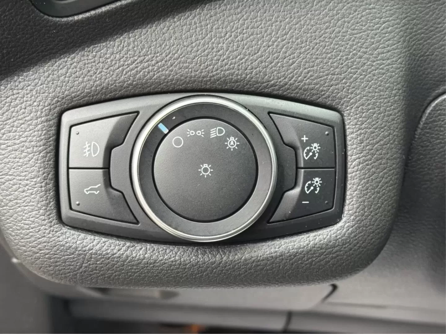 2017 Ford Escape SE (1FMCU0GD1HU) with an Other engine, located at 8750 N County Rd 25A, Piqua, OH, 45356, (937) 908-9800, 40.164391, -84.232513 - Are you ready to elevate your driving experience? Whether you're navigating daily commutes, embarking on weekend getaways, or simply enjoying family outings, the 2017 Ford Escape SE is the perfect companion for your active lifestyle. This well-appointed SUV promises versatility and comfort, making i - Photo#17