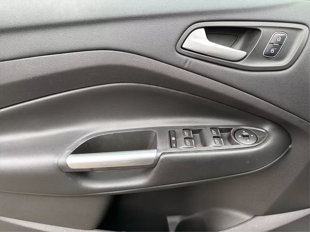 2017 Ford Escape SE (1FMCU0GD1HU) with an Other engine, located at 4508 South Dixie Dr, Moraine, OH, 45439, (937) 908-9800, 39.689976, -84.218452 - Are you ready to elevate your driving experience? Whether you're navigating daily commutes, embarking on weekend getaways, or simply enjoying family outings, the 2017 Ford Escape SE is the perfect companion for your active lifestyle. This well-appointed SUV promises versatility and comfort, making i - Photo#19