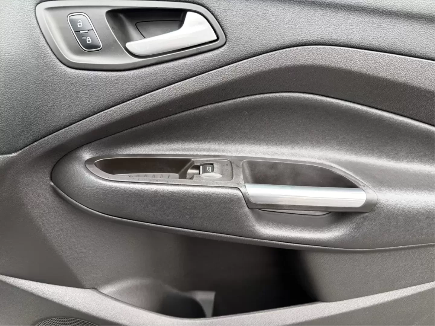 2017 Ford Escape SE (1FMCU0GD1HU) with an Other engine, located at 8750 N County Rd 25A, Piqua, OH, 45356, (937) 908-9800, 40.164391, -84.232513 - Are you ready to elevate your driving experience? Whether you're navigating daily commutes, embarking on weekend getaways, or simply enjoying family outings, the 2017 Ford Escape SE is the perfect companion for your active lifestyle. This well-appointed SUV promises versatility and comfort, making i - Photo#20