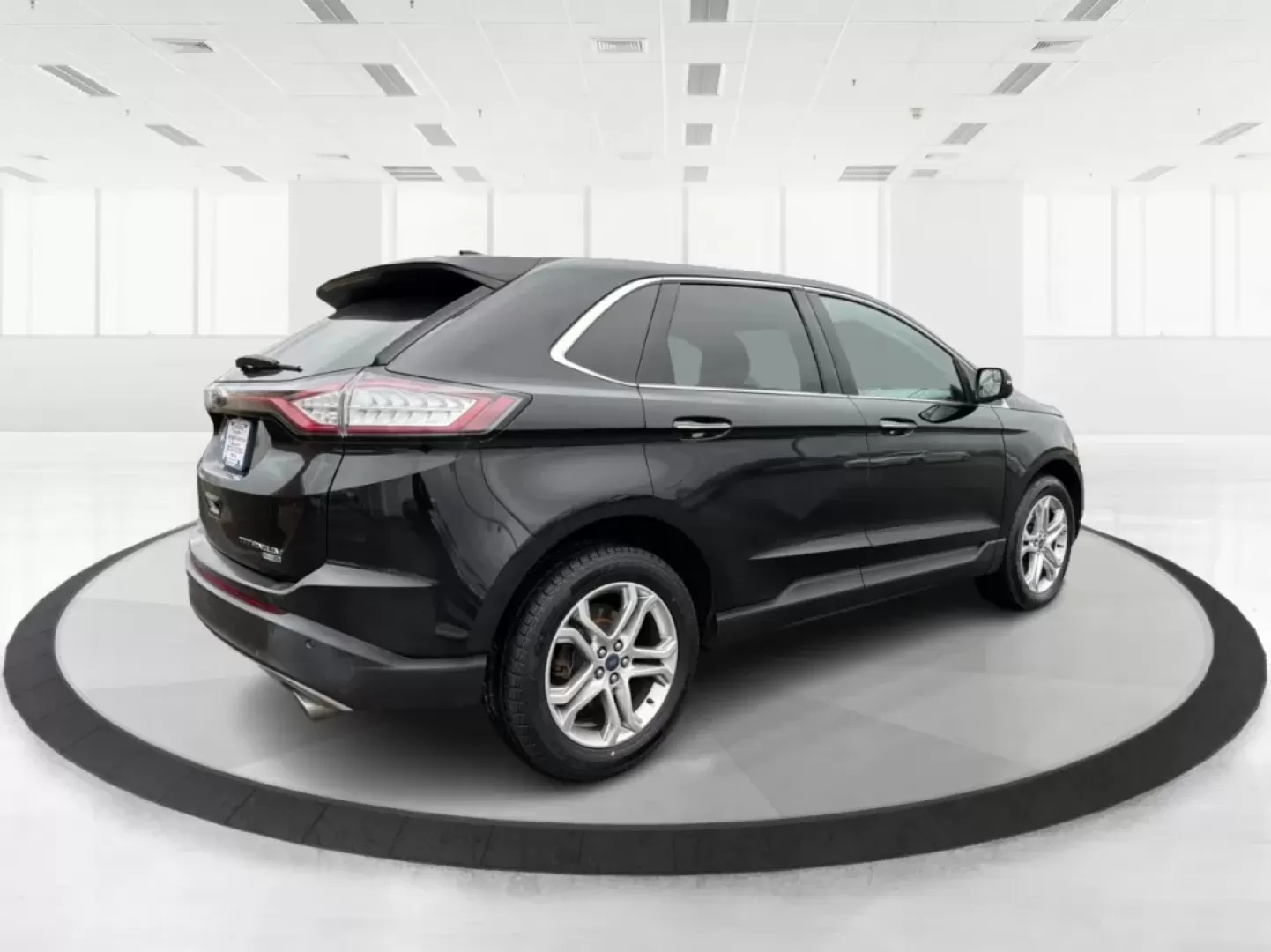 2017 Ford Edge Titanium (2FMPK4K92HB) with an 2.0L L4 DOHC 16V engine, 6A transmission, located at 4508 South Dixie Dr, Moraine, OH, 45439, (937) 908-9800, 39.689976, -84.218452 - **Unleash Adventure with the 2017 Ford Edge Titanium at Advantage Car and Credit Moraine! Experience Comfort, Style, and Affordability!**<br /> <br /> Are you searching for the perfect SUV to enhance your family adventures or accommodate your daily commute in style? Look no further than this stunni - Photo#2