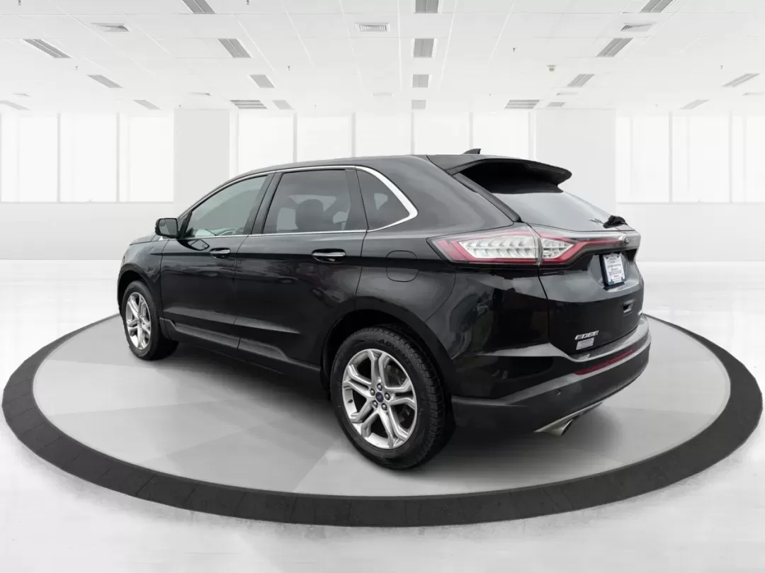 2017 Ford Edge Titanium (2FMPK4K92HB) with an Other engine, located at 4508 South Dixie Dr, Moraine, OH, 45439, (937) 908-9800, 39.689976, -84.218452 - **Unleash Adventure with the 2017 Ford Edge Titanium at Advantage Car and Credit Moraine! Experience Comfort, Style, and Affordability!**<br /> <br /> Are you searching for the perfect SUV to enhance your family adventures or accommodate your daily commute in style? Look no further than this stunni - Photo#4