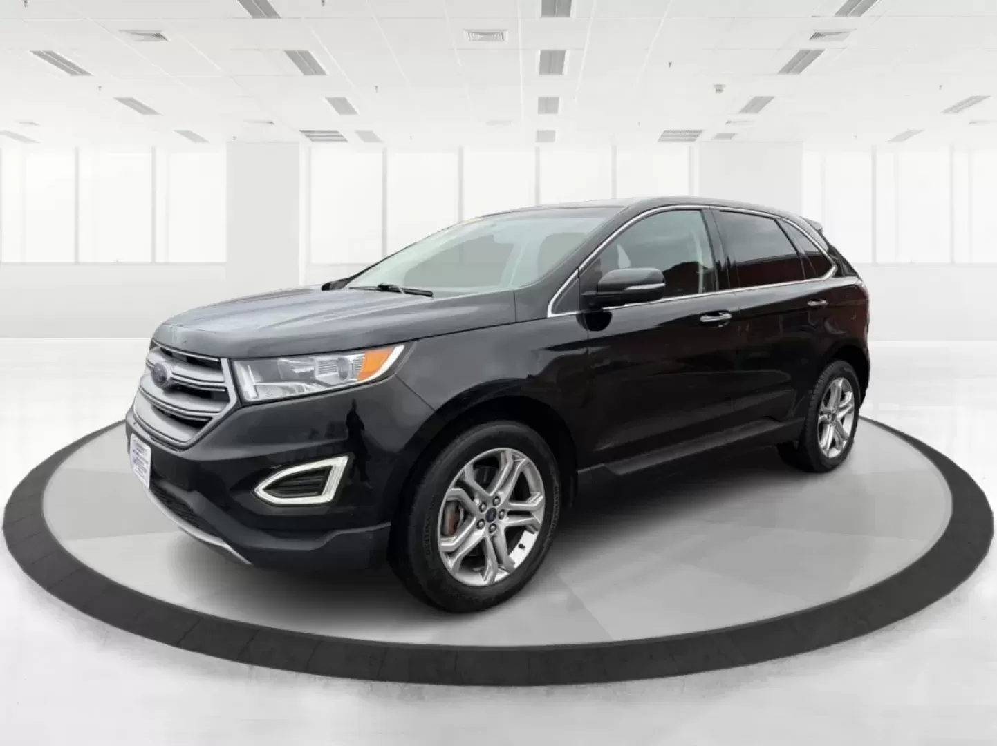 2017 Ford Edge Titanium (2FMPK4K92HB) with an 2.0L L4 DOHC 16V engine, 6A transmission, located at 4508 South Dixie Dr, Moraine, OH, 45439, (937) 908-9800, 39.689976, -84.218452 - **Unleash Adventure with the 2017 Ford Edge Titanium at Advantage Car and Credit Moraine! Experience Comfort, Style, and Affordability!**<br /> <br /> Are you searching for the perfect SUV to enhance your family adventures or accommodate your daily commute in style? Look no further than this stunni - Photo#8