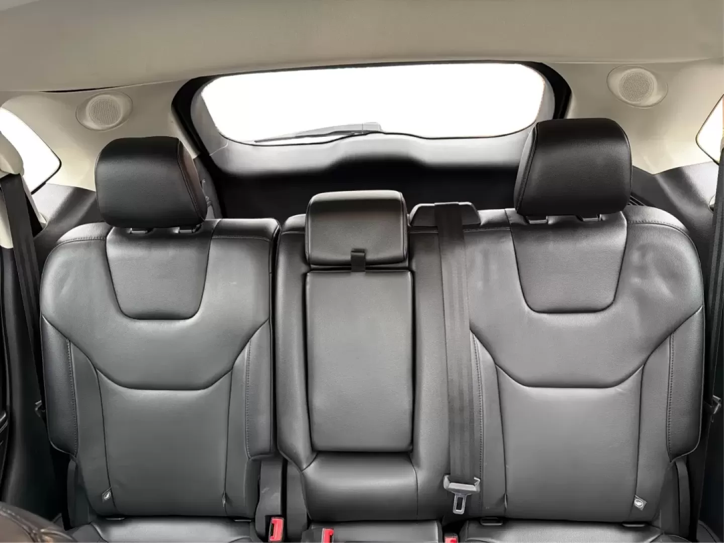 2017 Ford Edge Titanium (2FMPK4K92HB) with an 2.0L L4 DOHC 16V engine, 6A transmission, located at 4508 South Dixie Dr, Moraine, OH, 45439, (937) 908-9800, 39.689976, -84.218452 - **Unleash Adventure with the 2017 Ford Edge Titanium at Advantage Car and Credit Moraine! Experience Comfort, Style, and Affordability!**<br /> <br /> Are you searching for the perfect SUV to enhance your family adventures or accommodate your daily commute in style? Look no further than this stunni - Photo#14