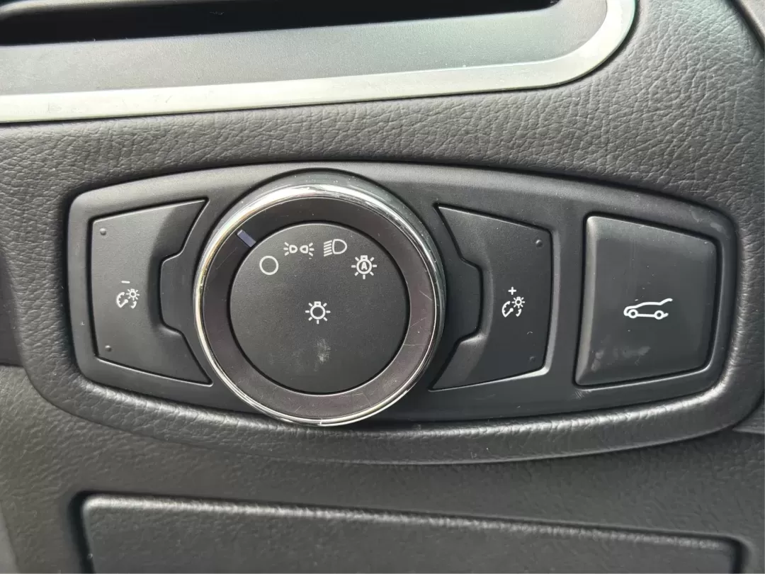 2017 Ford Edge Titanium (2FMPK4K92HB) with an Other engine, located at 4508 South Dixie Dr, Moraine, OH, 45439, (937) 908-9800, 39.689976, -84.218452 - **Unleash Adventure with the 2017 Ford Edge Titanium at Advantage Car and Credit Moraine! Experience Comfort, Style, and Affordability!**<br /> <br /> Are you searching for the perfect SUV to enhance your family adventures or accommodate your daily commute in style? Look no further than this stunni - Photo#17