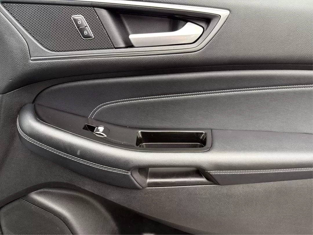 2017 Ford Edge Titanium (2FMPK4K92HB) with an Other engine, located at 4508 South Dixie Dr, Moraine, OH, 45439, (937) 908-9800, 39.689976, -84.218452 - **Unleash Adventure with the 2017 Ford Edge Titanium at Advantage Car and Credit Moraine! Experience Comfort, Style, and Affordability!**<br /> <br /> Are you searching for the perfect SUV to enhance your family adventures or accommodate your daily commute in style? Look no further than this stunni - Photo#20