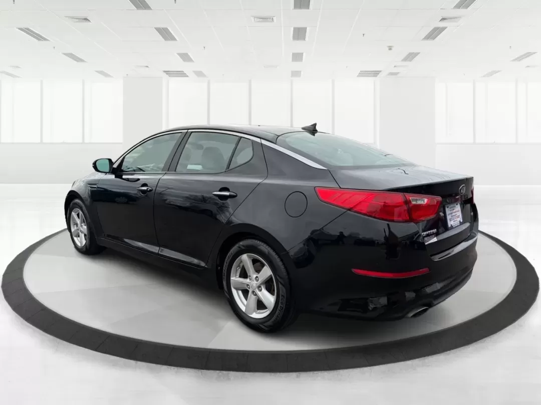 2015 Kia Optima LX (KNAGM4A73F5) with an Theta II 2.4L I-4 gasoline direct injection engine, located at 1951 S Dayton Lakeview Rd., New Carlisle, OH, 45344, (937) 908-9800, 39.890999, -84.050255 - Are you looking for a reliable sedan that combines style, comfort, and affordability? Look no further! At Advantage Car and Credit in New Carlisle, OH, we are excited to present this stunning 2015 Kia Optima LX, perfect for anyone from budget-conscious buyers to those needing a dependable vehicle fo - Photo#4