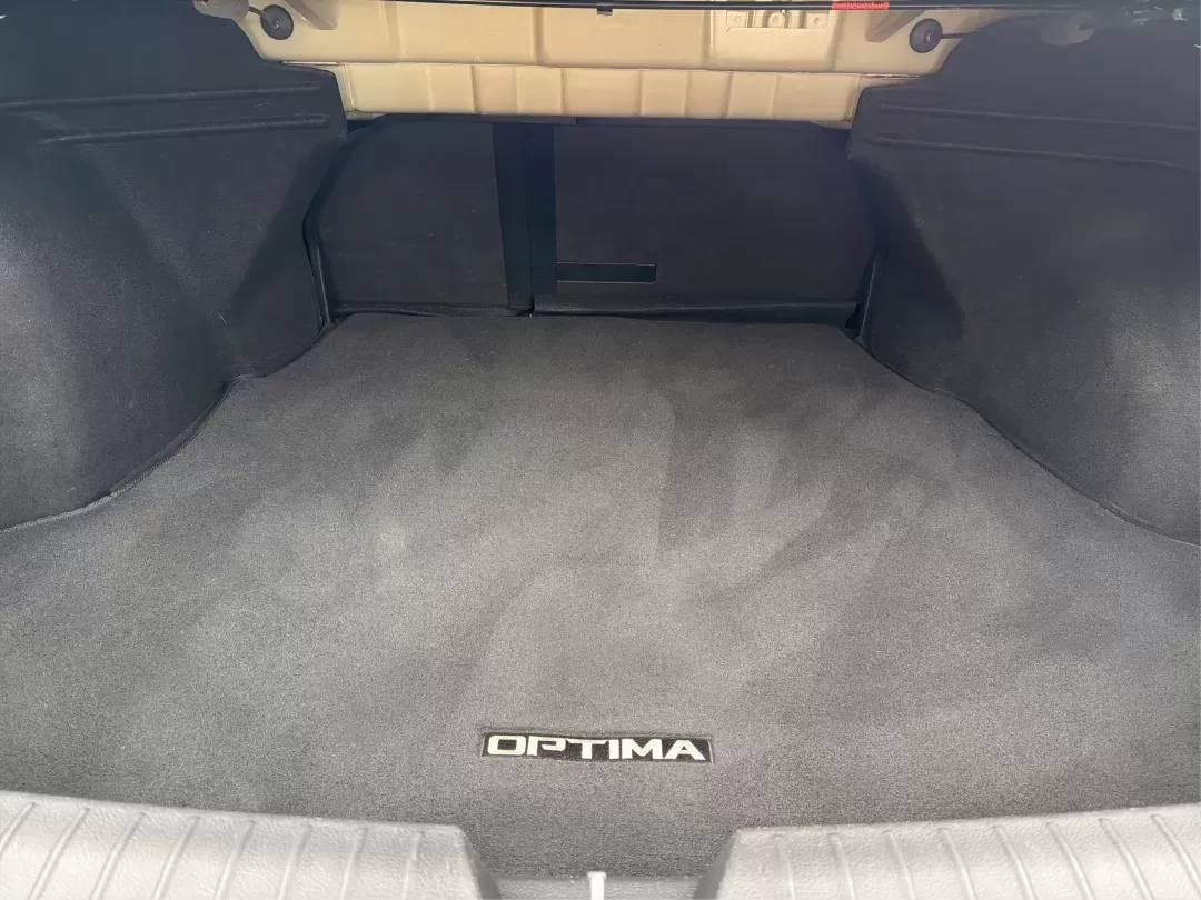 2015 Kia Optima LX (KNAGM4A73F5) with an Theta II 2.4L I-4 gasoline direct injection engine, located at 1951 S Dayton Lakeview Rd., New Carlisle, OH, 45344, (937) 908-9800, 39.890999, -84.050255 - Are you looking for a reliable sedan that combines style, comfort, and affordability? Look no further! At Advantage Car and Credit in New Carlisle, OH, we are excited to present this stunning 2015 Kia Optima LX, perfect for anyone from budget-conscious buyers to those needing a dependable vehicle fo - Photo#12