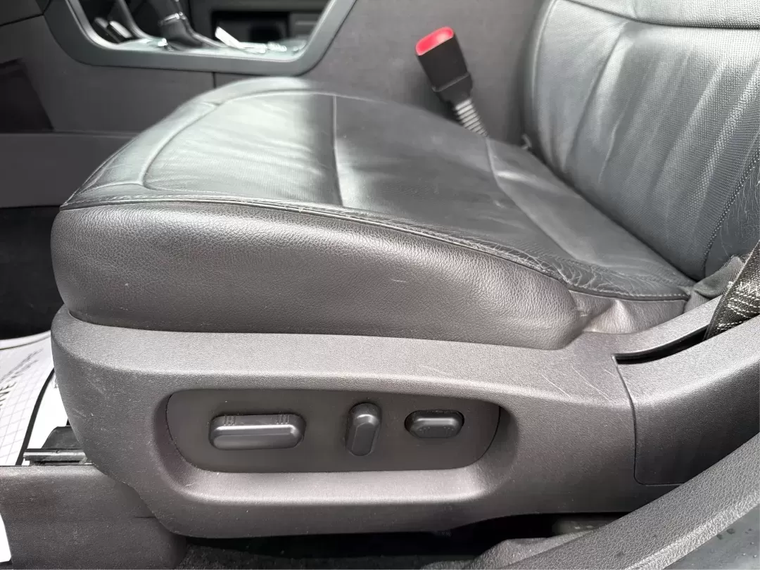 2016 Ford Flex Limited (2FMHK6D8XGB) with an 3.5L V-6 DOHC engine, located at 1099 N County Rd 25A , Troy, OH, 45373, (937) 908-9800, 40.057079, -84.212883 - **Adventure Awaits with the 2016 Ford Flex Limited Perfect for Family Road Trips!**<br /> <br /> Looking for the ideal family vehicle that combines spaciousness, comfort, and reliability? At Advantage Car and Credit in Troy, OH, we present the 2016 Ford Flex Limited, an SUV designed for all your fa - Photo#18