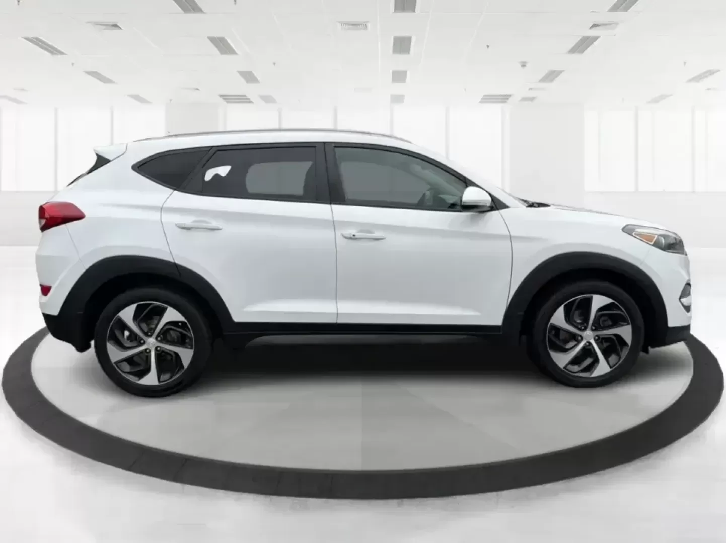 2016 Hyundai Tucson Sport (KM8J3CA26GU) with an 1.6L I-4 gasoline direct injection engine, 7A transmission, located at 1184 Kauffman Ave, Fairborn, OH, 45324, (937) 908-9800, 39.807072, -84.030914 - Discover a world of adventure with the 2016 Hyundai Tucson Sport, the perfect SUV for active families and weekend explorers alike! With its stylish Dazzling White exterior and spacious interior, this vehicle is designed for those who crave both comfort and versatility. Whether you're navigating thro - Photo#1