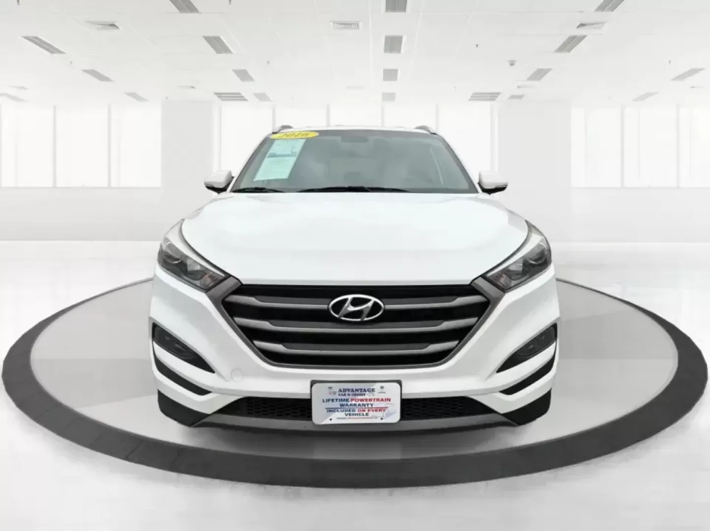 2016 Hyundai Tucson Sport (KM8J3CA26GU) with an 1.6L I-4 gasoline direct injection engine, 7A transmission, located at 1184 Kauffman Ave, Fairborn, OH, 45324, (937) 908-9800, 39.807072, -84.030914 - Discover a world of adventure with the 2016 Hyundai Tucson Sport, the perfect SUV for active families and weekend explorers alike! With its stylish Dazzling White exterior and spacious interior, this vehicle is designed for those who crave both comfort and versatility. Whether you're navigating thro - Photo#7