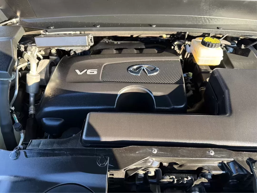 2019 Infiniti QX60 LUXE (5N1DL0MM2KC) with an VQ 3.5L V-6 gasoline direct injection engine, located at 8750 N County Rd 25A, Piqua, OH, 45356, (937) 908-9800, 40.164391, -84.232513 - **Discover Your Next Adventure with the 2019 Infiniti QX60 at Advantage Car and Credit - Piqua!**<br /> <br /> Are you ready to elevate your family's weekend getaways or daily commutes? The 2019 Infiniti QX60 is the perfect blend of luxury, space, and performance, designed for families, adventure se - Photo#11