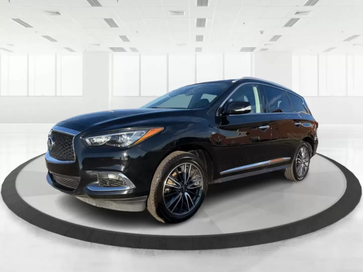 2019 Infiniti QX60 LUXE (5N1DL0MM2KC) with an VQ 3.5L V-6 gasoline direct injection engine, located at 1951 S Dayton Lakeview Rd., New Carlisle, OH, 45344, (937) 908-9800, 39.890999, -84.050255 - **Discover Your Next Adventure with the 2019 Infiniti QX60 at Advantage Car and Credit - Piqua!**<br /> <br /> Are you ready to elevate your family's weekend getaways or daily commutes? The 2019 Infiniti QX60 is the perfect blend of luxury, space, and performance, designed for families, adventure se - Photo#8