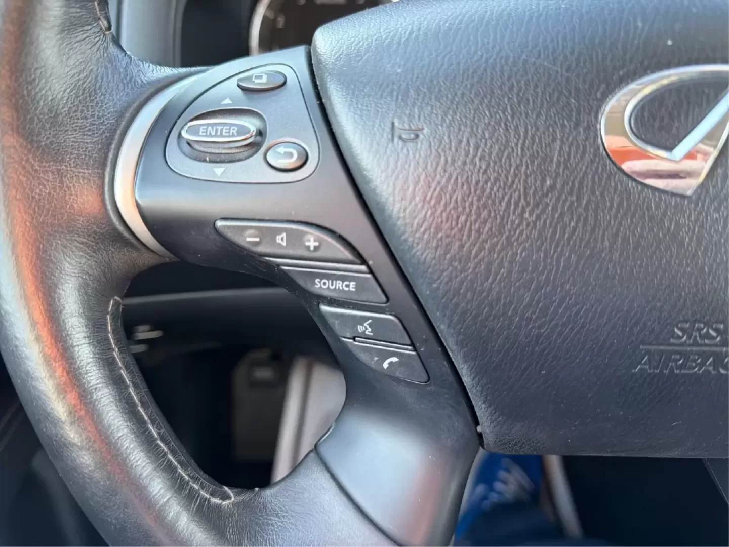 2019 Infiniti QX60 LUXE (5N1DL0MM2KC) with an VQ 3.5L V-6 gasoline direct injection engine, located at 1951 S Dayton Lakeview Rd., New Carlisle, OH, 45344, (937) 908-9800, 39.890999, -84.050255 - **Discover Your Next Adventure with the 2019 Infiniti QX60 at Advantage Car and Credit - Piqua!**<br /> <br /> Are you ready to elevate your family's weekend getaways or daily commutes? The 2019 Infiniti QX60 is the perfect blend of luxury, space, and performance, designed for families, adventure se - Photo#16