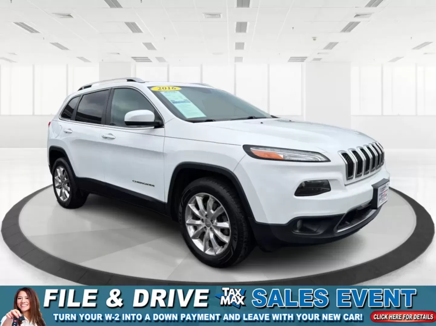 2016 Jeep Cherokee Limited (1C4PJMDB4GW) with an Other engine, located at 401 Woodman Dr, Riverside, OH, 45431, (937) 908-9800, 39.760899, -84.123421 - **Explore Adventure with the 2016 Jeep Cherokee Limited Your Ultimate Crossover Companion!**<br /> <br /> Are you ready to elevate your lifestyle with a vehicle that adapts to your needs? The 2016 Jeep Cherokee Limited is the perfect blend of comfort, style, and versatility, making it an ideal choi - Photo#0