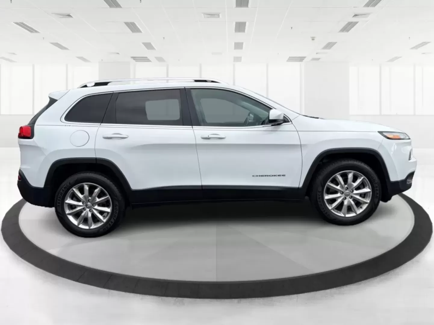 2016 Jeep Cherokee Limited (1C4PJMDB4GW) with an Other engine, located at 401 Woodman Dr, Riverside, OH, 45431, (937) 908-9800, 39.760899, -84.123421 - **Explore Adventure with the 2016 Jeep Cherokee Limited Your Ultimate Crossover Companion!**<br /> <br /> Are you ready to elevate your lifestyle with a vehicle that adapts to your needs? The 2016 Jeep Cherokee Limited is the perfect blend of comfort, style, and versatility, making it an ideal choi - Photo#1